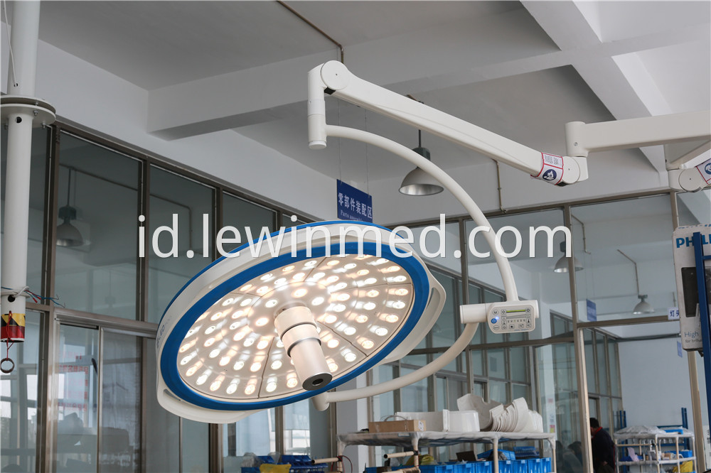 Medical led light with camera system